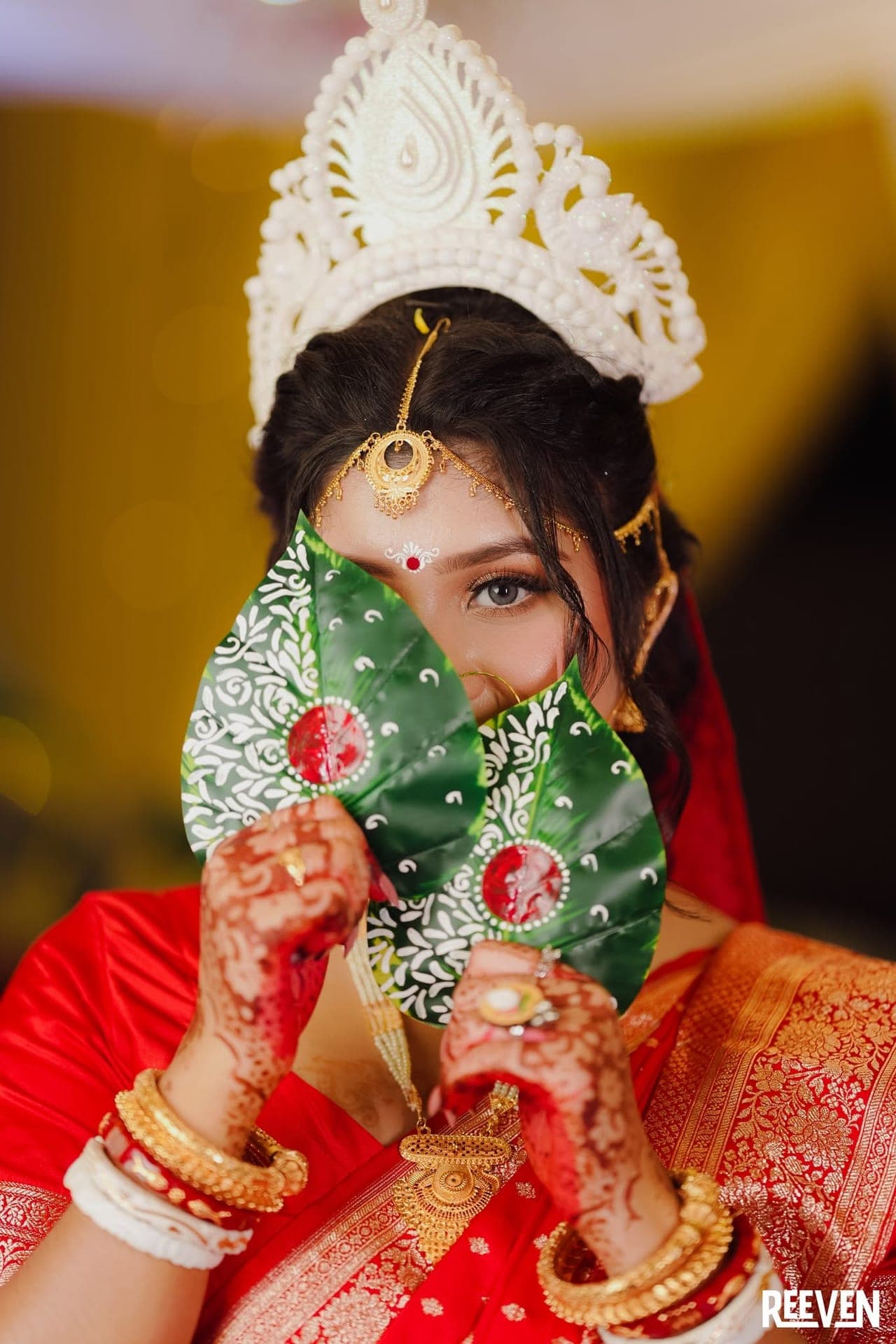 লাল ও সোনালি